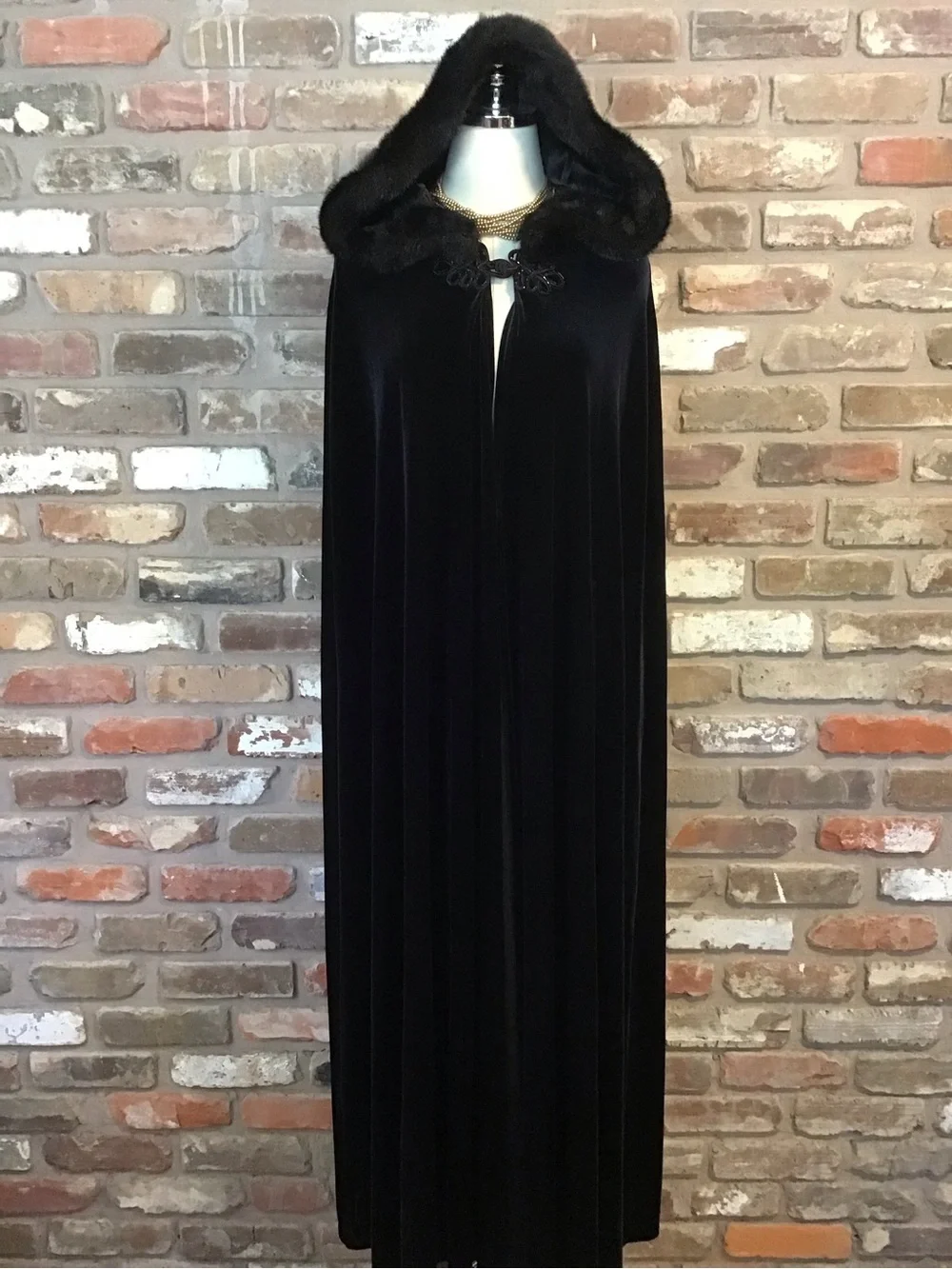 Tom Barra Vintage Women's Black Velvet Faux Fur Hooded Opera Cloak Cape One Size